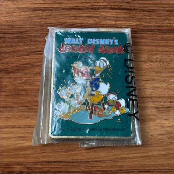 Vintage Donald Duck Lot – 3 Magnets & 1 Disney Pin 2000 Millennium Disneyana - Picture 10 of 13